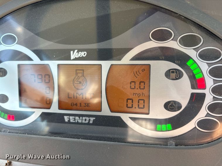 image for item EY9887 2013 Fendt 828 Vario MFWD tractor