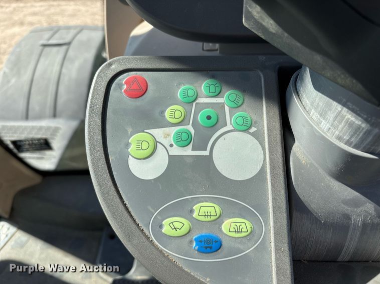 image for item EY9887 2013 Fendt 828 Vario MFWD tractor