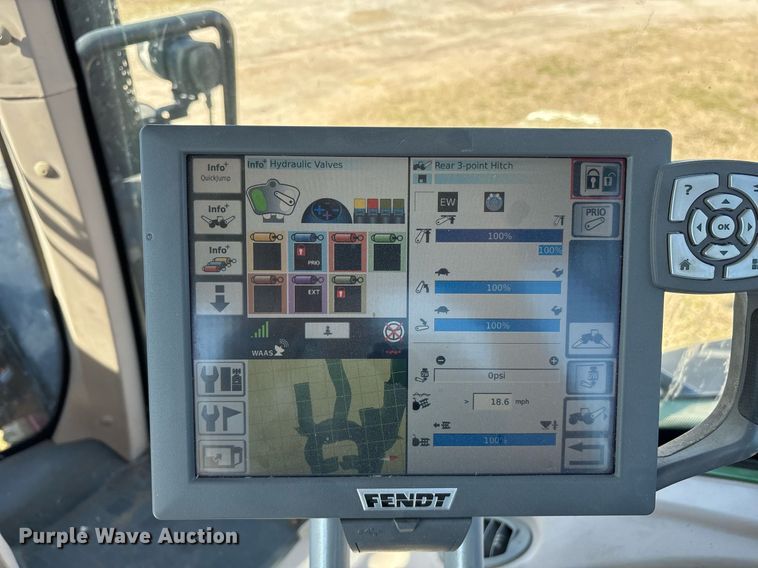 image for item EY9887 2013 Fendt 828 Vario MFWD tractor