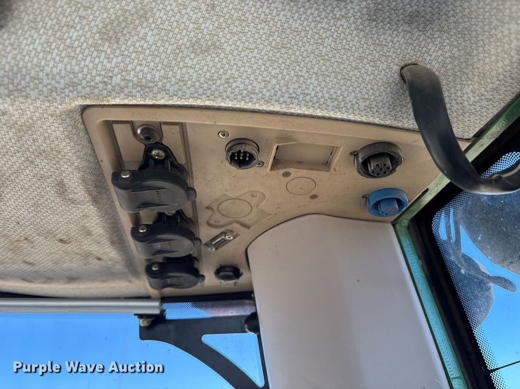 image for item EY9887 2013 Fendt 828 Vario MFWD tractor