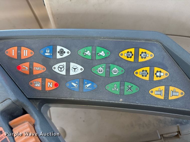 image for item EY9887 2013 Fendt 828 Vario MFWD tractor