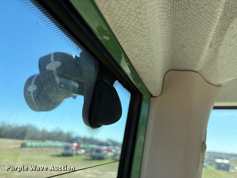 image for item EY9887 2013 Fendt 828 Vario MFWD tractor