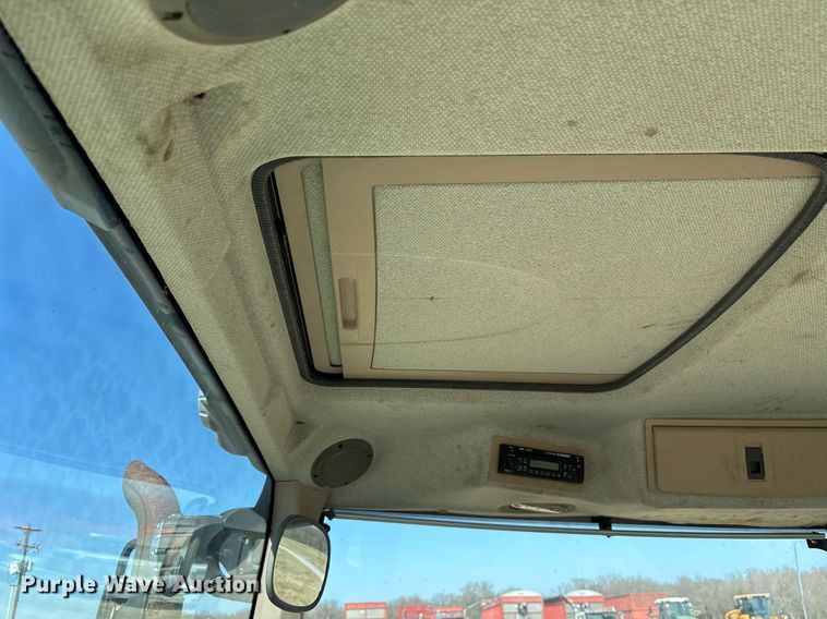 image for item EY9887 2013 Fendt 828 Vario MFWD tractor