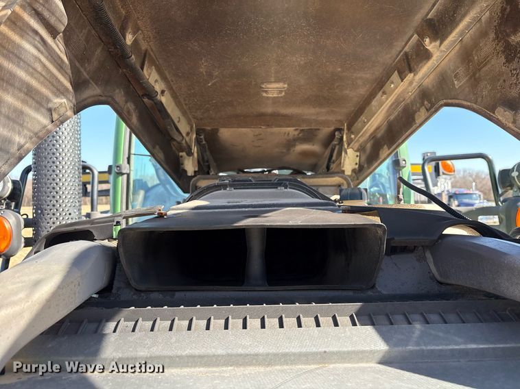 image for item EY9887 2013 Fendt 828 Vario MFWD tractor