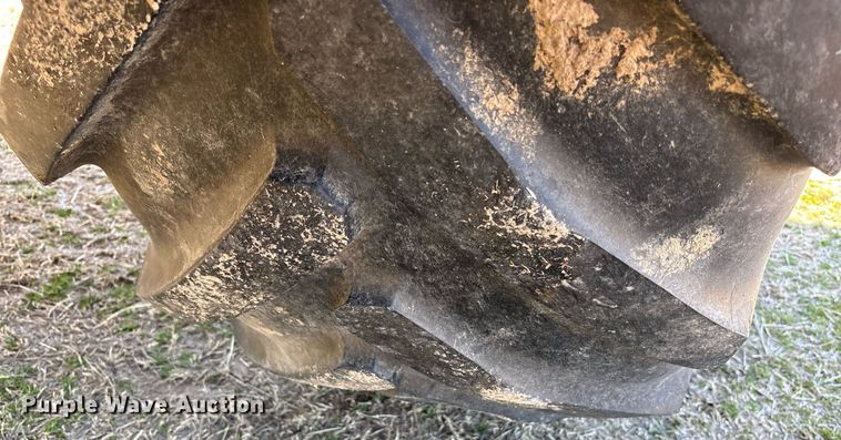 image for item EY9887 2013 Fendt 828 Vario MFWD tractor