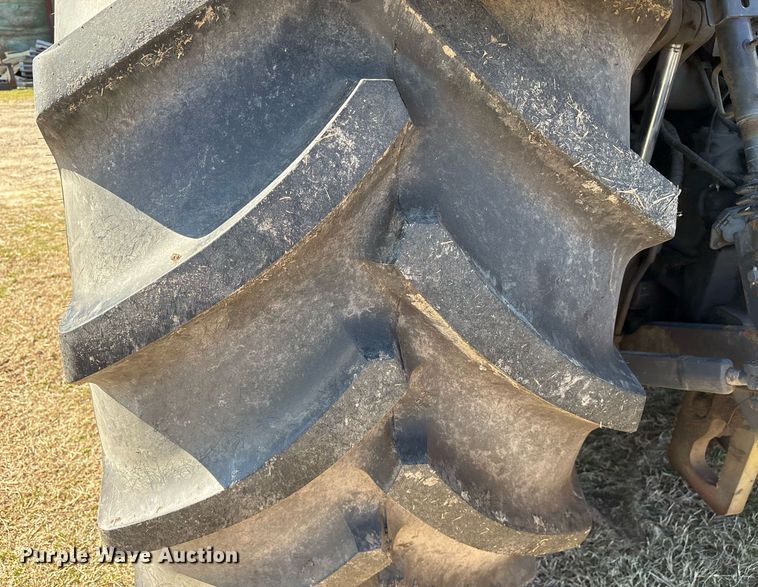 image for item EY9887 2013 Fendt 828 Vario MFWD tractor