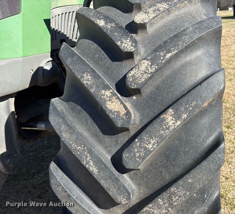 image for item EY9887 2013 Fendt 828 Vario MFWD tractor