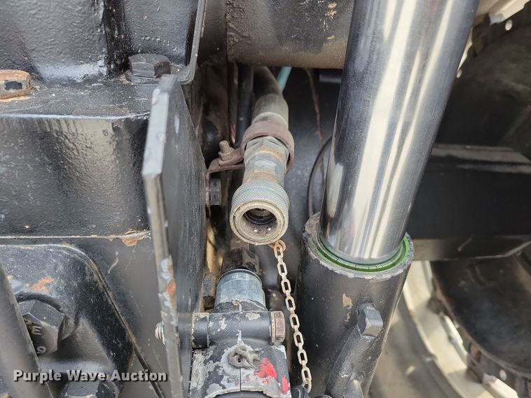 image for item NB9870 1992 Case 7150 Magnum MFWD tractor