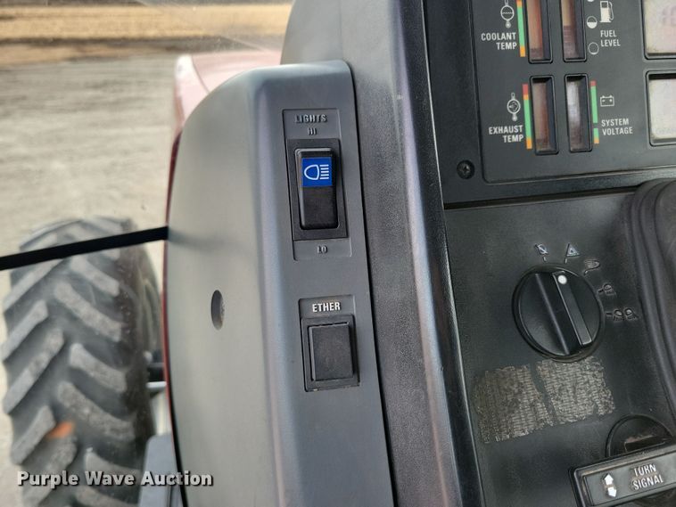 image for item NB9870 1992 Case 7150 Magnum MFWD tractor