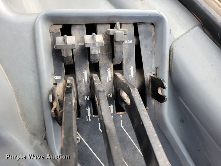 image for item NB9870 1992 Case 7150 Magnum MFWD tractor