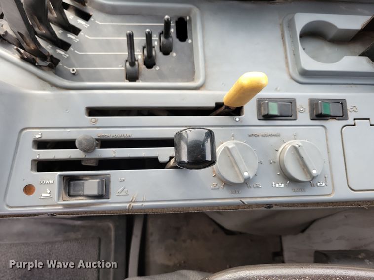 image for item NB9870 1992 Case 7150 Magnum MFWD tractor