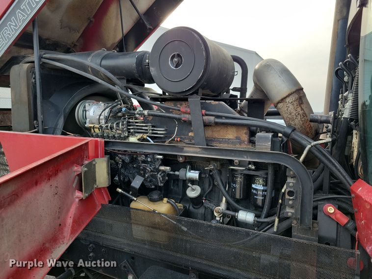 image for item NB9870 1992 Case 7150 Magnum MFWD tractor