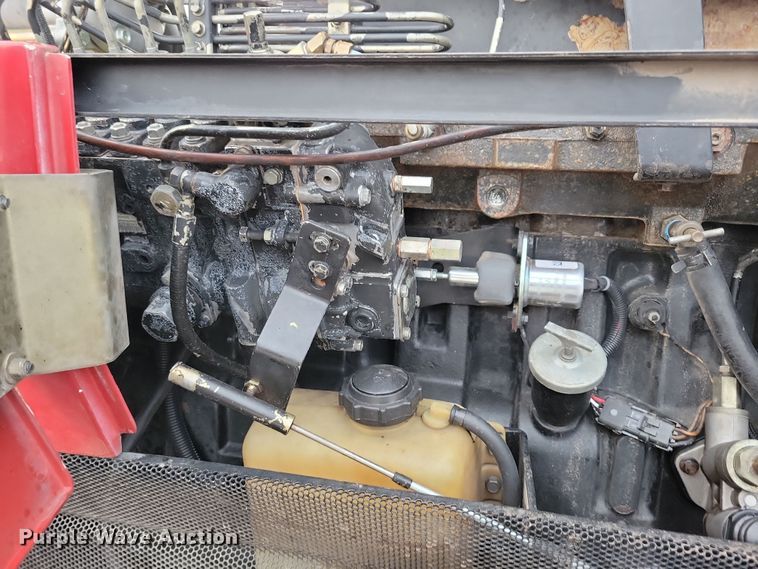 image for item NB9870 1992 Case 7150 Magnum MFWD tractor