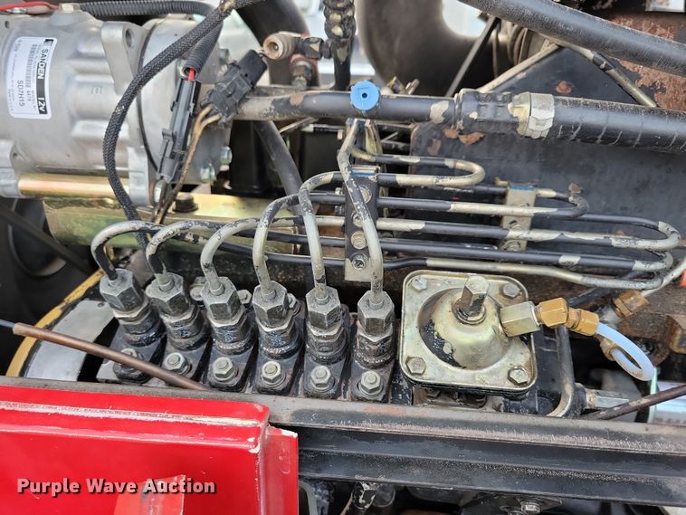 image for item NB9870 1992 Case 7150 Magnum MFWD tractor