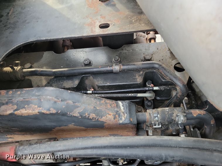 image for item NB9870 1992 Case 7150 Magnum MFWD tractor