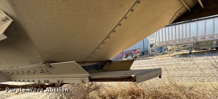 image for item NN9692 2008 Timpte grain trailer