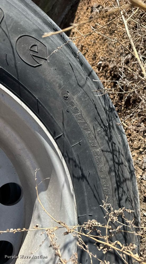 image for item NN9692 2008 Timpte grain trailer