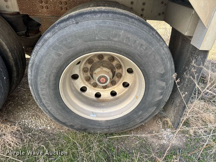 image for item NN9692 2008 Timpte grain trailer