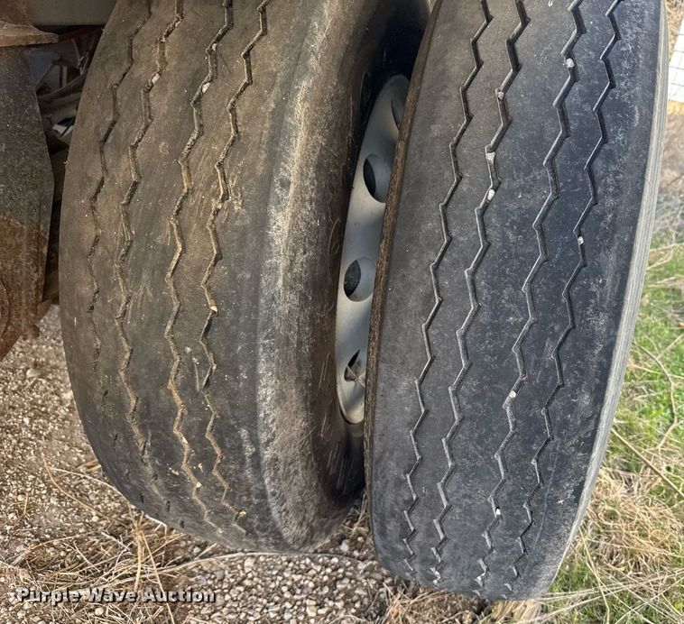 image for item NN9692 2008 Timpte grain trailer