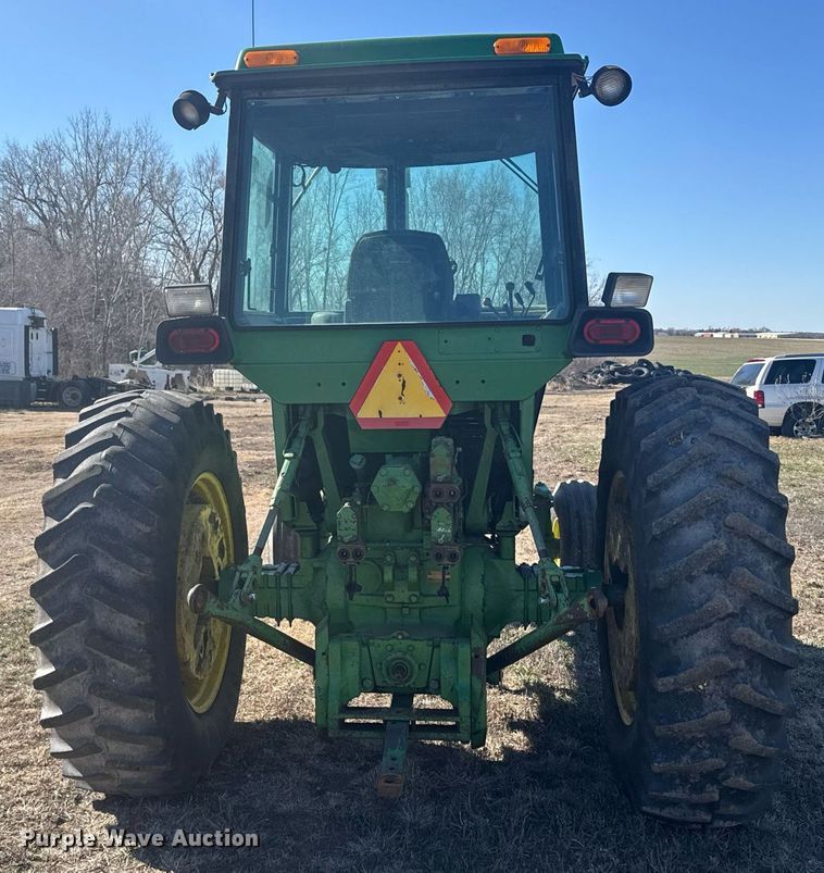image for item NN9697 1975 John Deere 4630 tractor