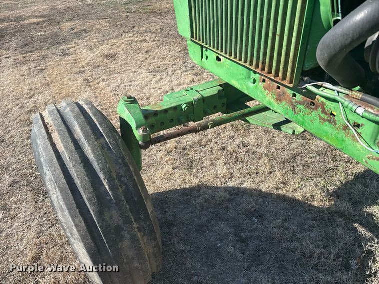 image for item NN9697 1975 John Deere 4630 tractor