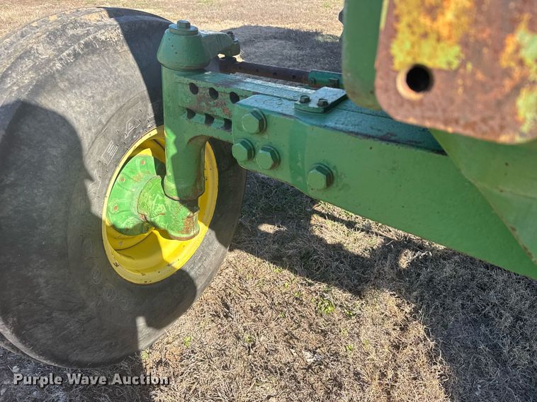 image for item NN9697 1975 John Deere 4630 tractor