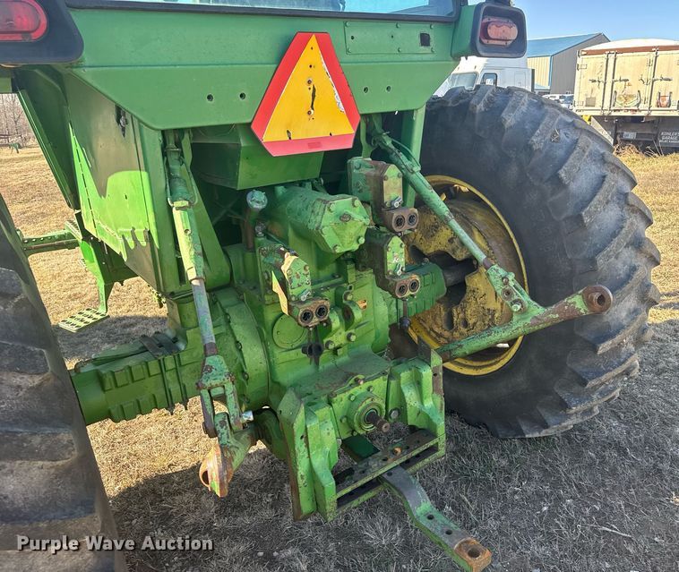 image for item NN9697 1975 John Deere 4630 tractor