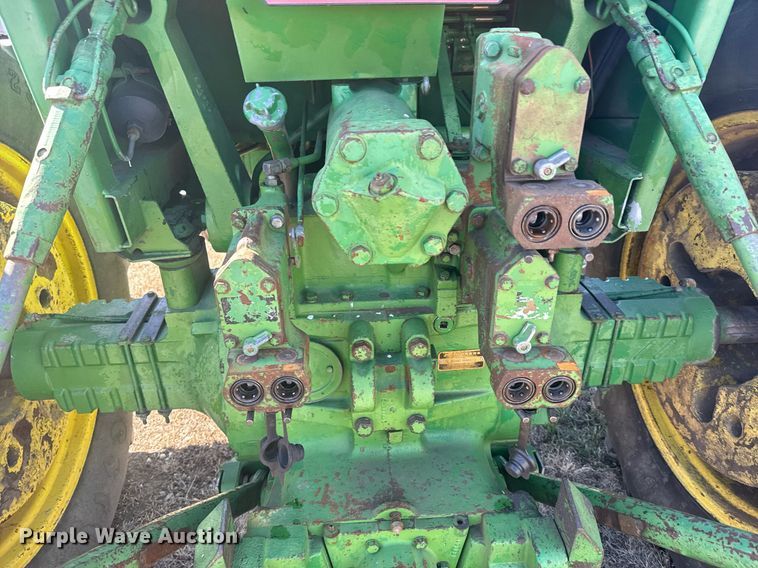 image for item NN9697 1975 John Deere 4630 tractor