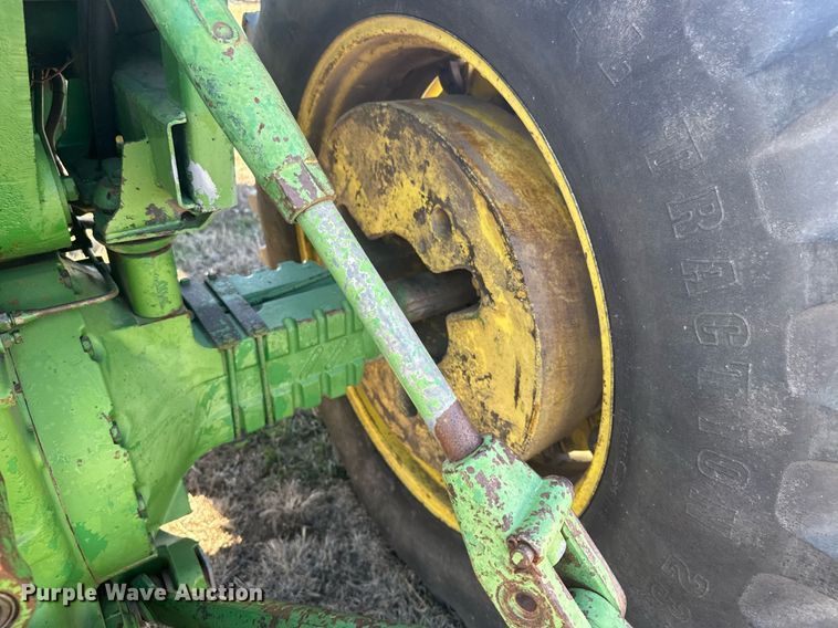 image for item NN9697 1975 John Deere 4630 tractor