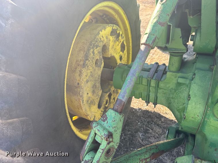 image for item NN9697 1975 John Deere 4630 tractor