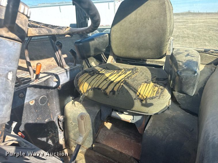 image for item NN9697 1975 John Deere 4630 tractor