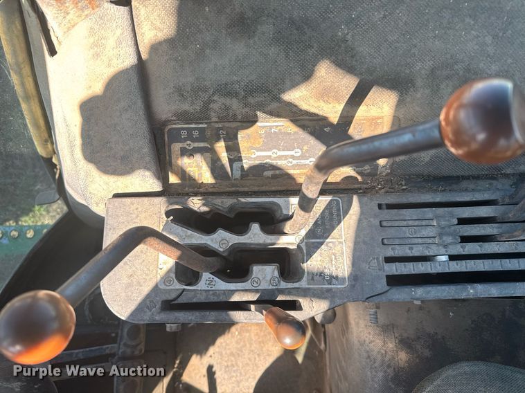 image for item NN9697 1975 John Deere 4630 tractor