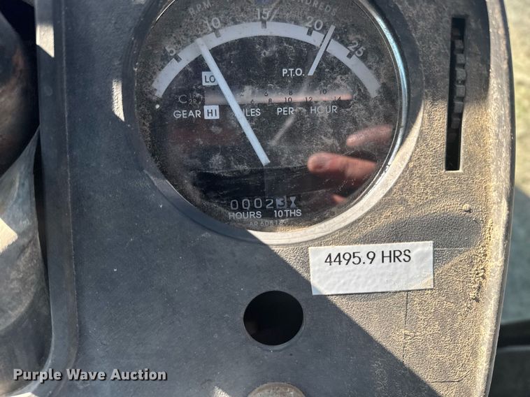 image for item NN9697 1975 John Deere 4630 tractor