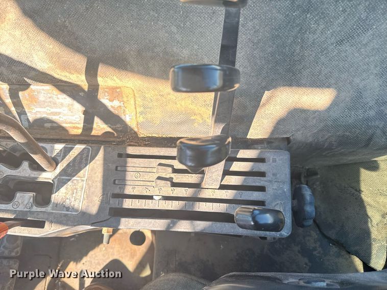 image for item NN9697 1975 John Deere 4630 tractor