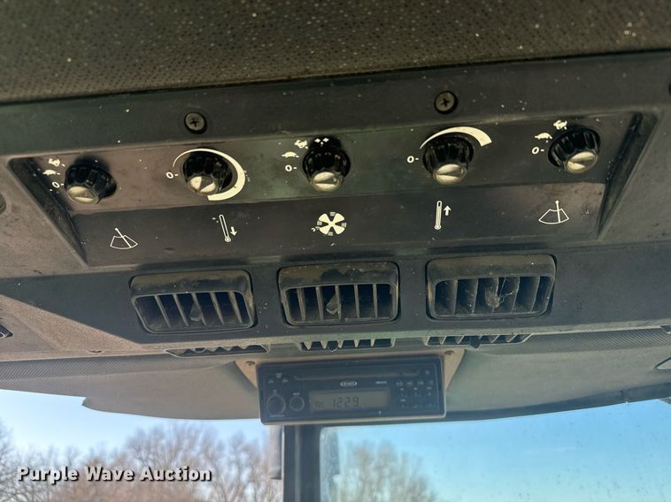 image for item NN9697 1975 John Deere 4630 tractor