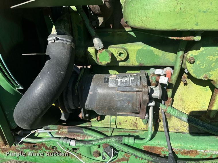 image for item NN9697 1975 John Deere 4630 tractor