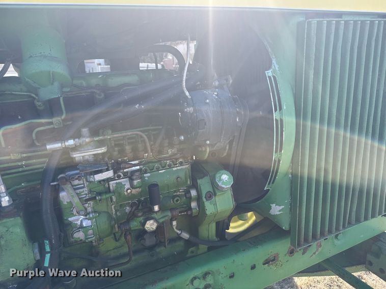 image for item NN9697 1975 John Deere 4630 tractor