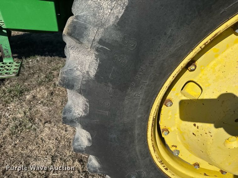 image for item NN9697 1975 John Deere 4630 tractor