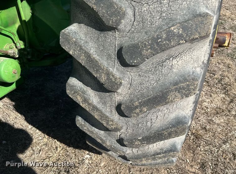 image for item NN9697 1975 John Deere 4630 tractor