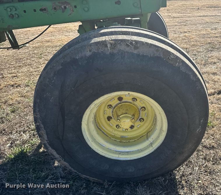 image for item NN9697 1975 John Deere 4630 tractor