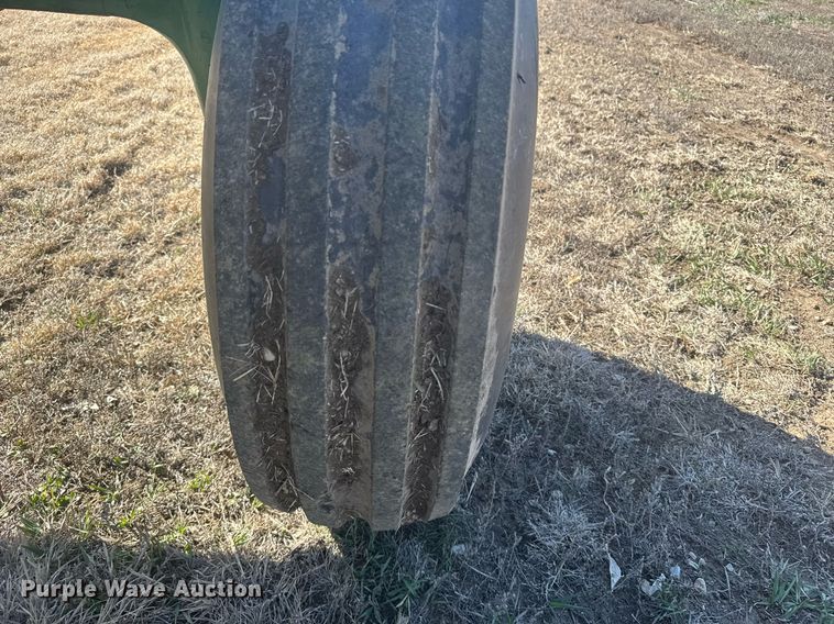 image for item NN9697 1975 John Deere 4630 tractor