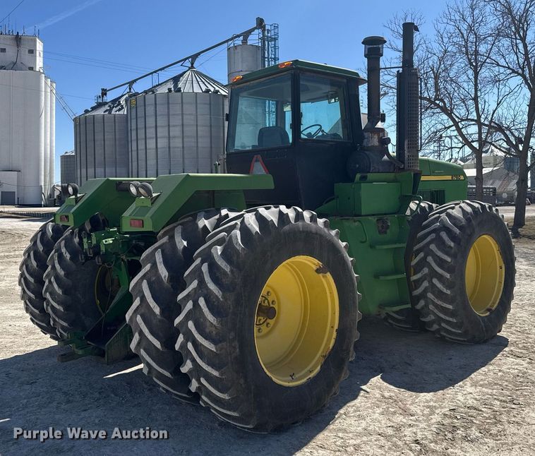 image for item NN9699 1991 John Deere 8760 4WD tractor