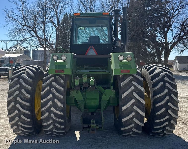 image for item NN9699 1991 John Deere 8760 4WD tractor