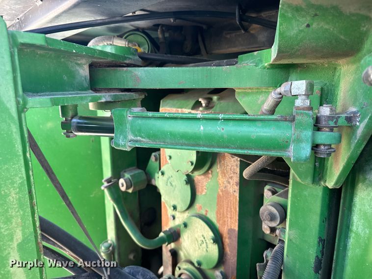 image for item NN9699 1991 John Deere 8760 4WD tractor