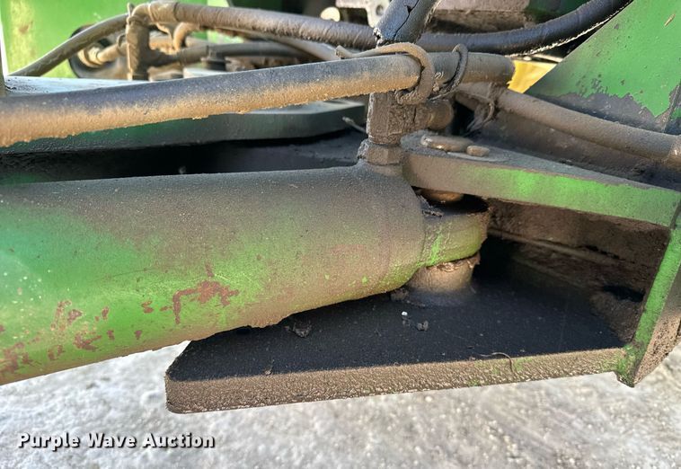 image for item NN9699 1991 John Deere 8760 4WD tractor