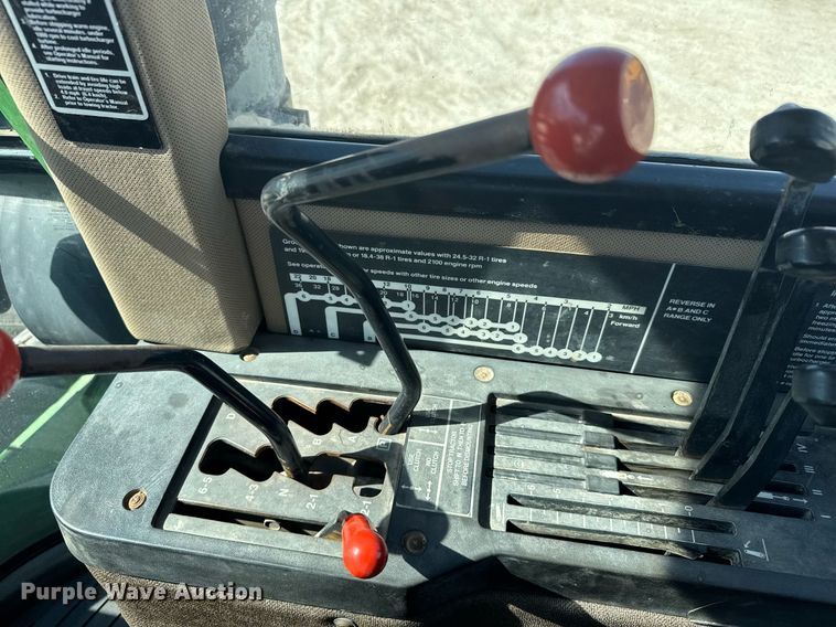 image for item NN9699 1991 John Deere 8760 4WD tractor