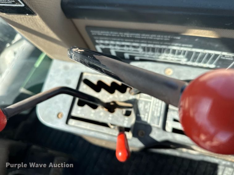 image for item NN9699 1991 John Deere 8760 4WD tractor