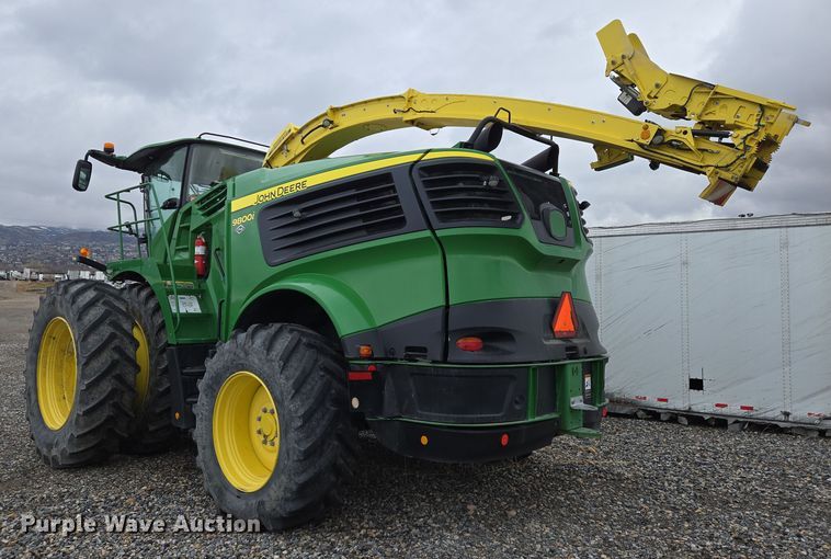 image for item YA0355 2019 John Deere 9800i forage harvester