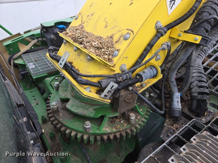 image for item YA0355 2019 John Deere 9800i forage harvester