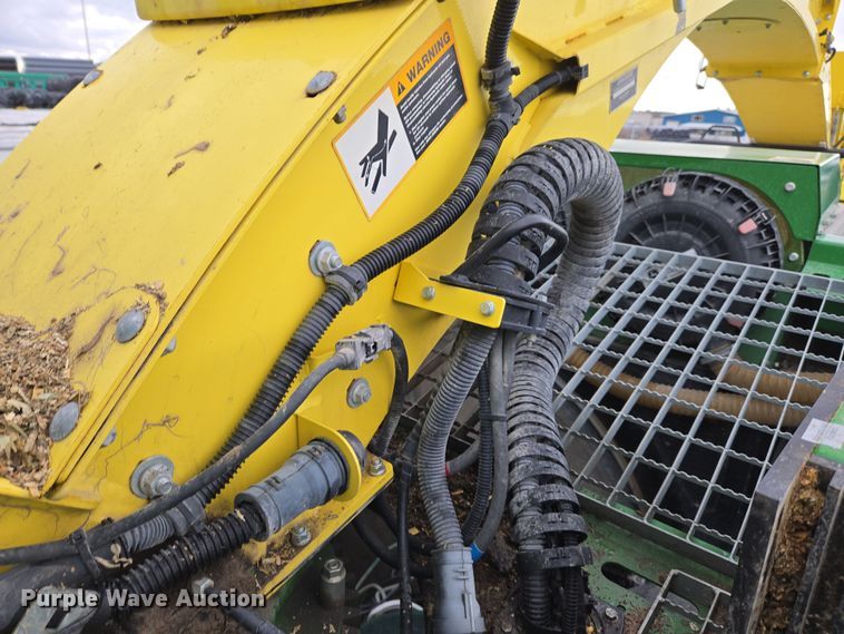 image for item YA0355 2019 John Deere 9800i forage harvester